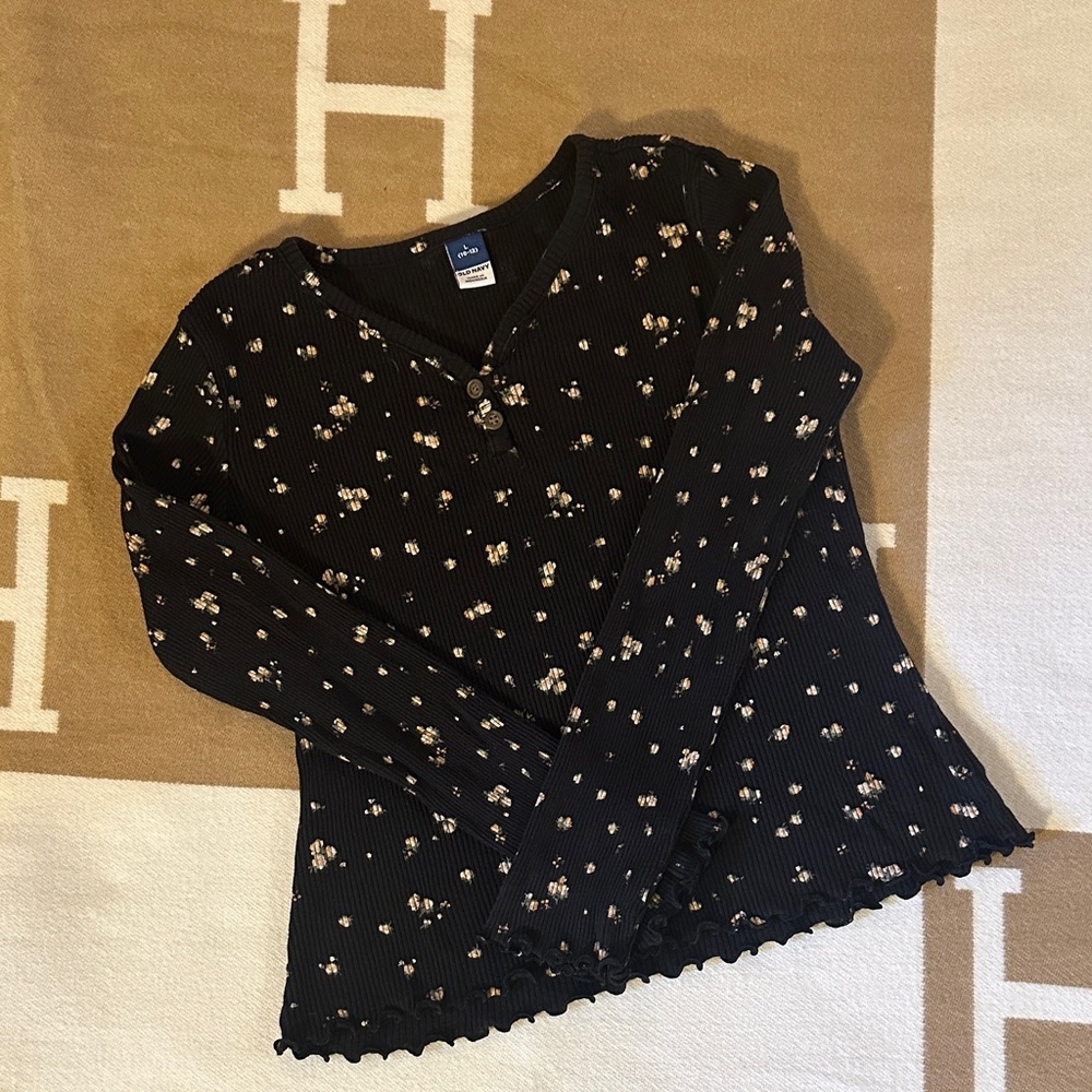 Old Navy Black Floral Long Sleeve Tee